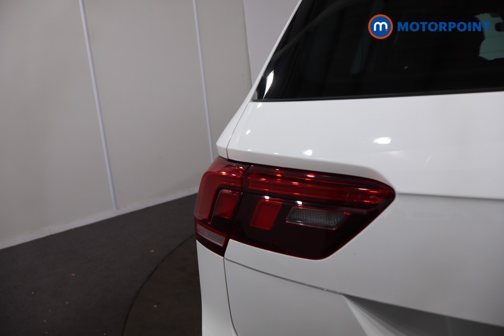 Volkswagen Tiguan R-Line Automatic Petrol SUV - Stock Number (1628573) - 42nd supplementary image