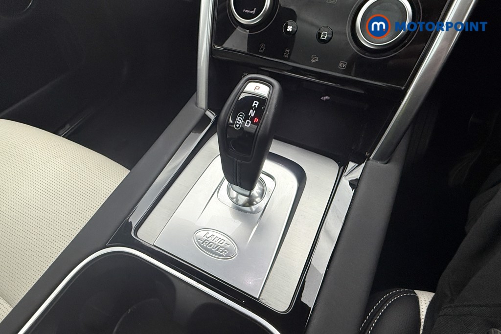 Land Rover Discovery Sport Urban Edition Automatic Petrol Plug-In Hybrid SUV - Stock Number (1629071) - 15th supplementary image