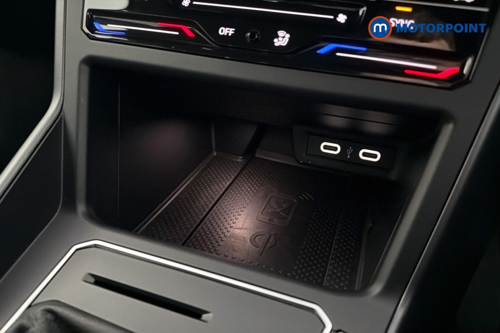 Volkswagen Taigo R-Line Manual Petrol SUV - Stock Number (1629836) - 17th supplementary image