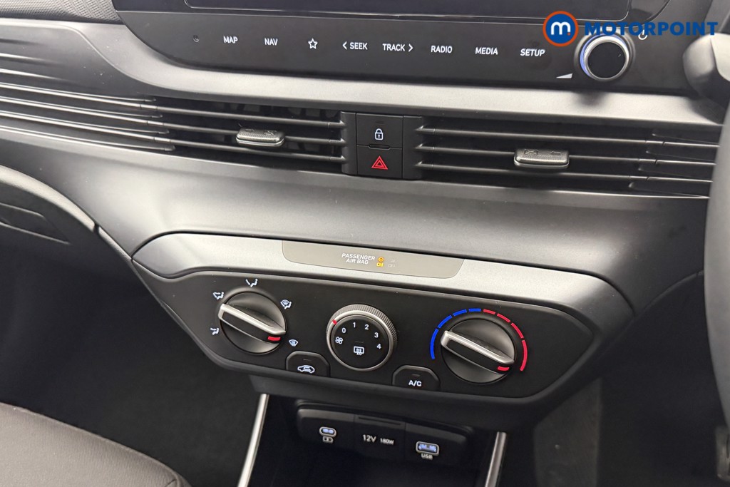 Hyundai I20 Advance Automatic Petrol Hatchback - Stock Number (1610885) - 4th supplementary image