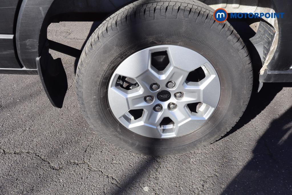 Ford Transit Limited Automatic Diesel Medium Roof Van - Stock Number (1611391) - 8th supplementary image