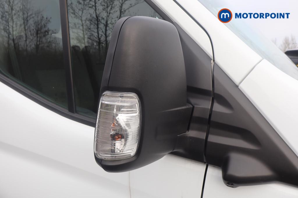 Ford Transit Limited Automatic Diesel Medium Roof Van - Stock Number (1611413) - 1st supplementary image