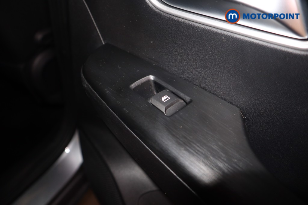 Mg Motor Uk ZS Trophy Automatic Petrol-Electric Hybrid SUV - Stock Number (1616902) - 19th supplementary image