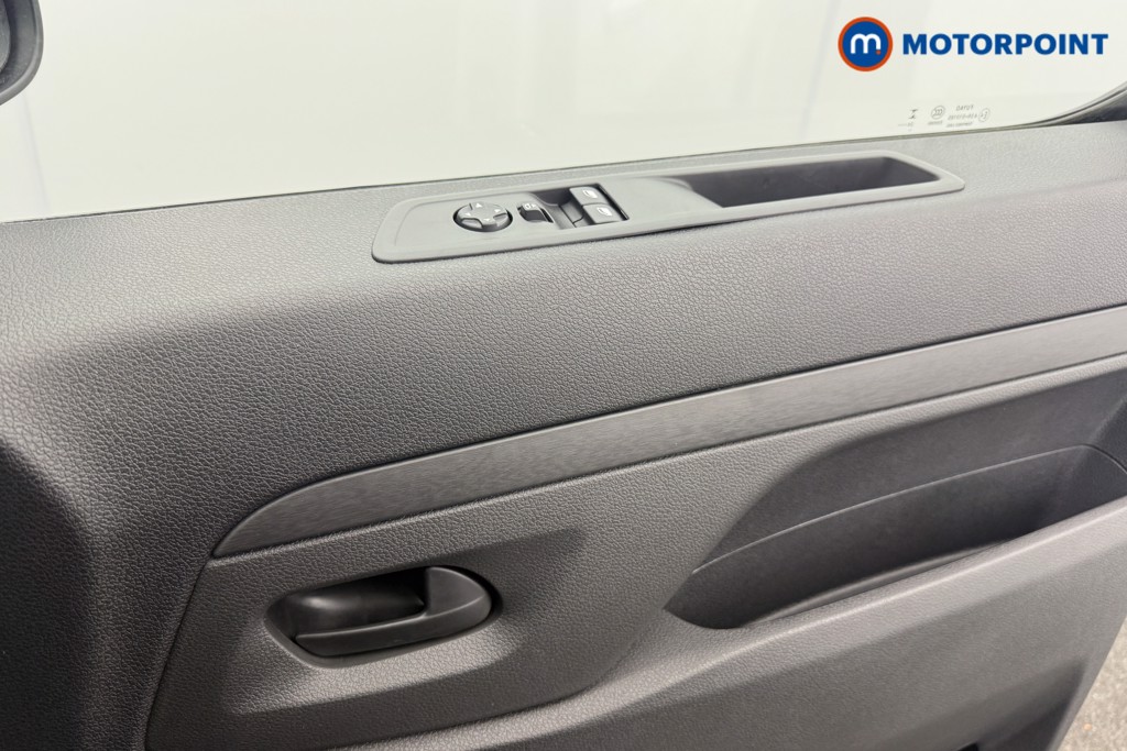 Citroen Dispatch Driver Manual Diesel Panel Van - Stock Number (1618471) - 8th supplementary image