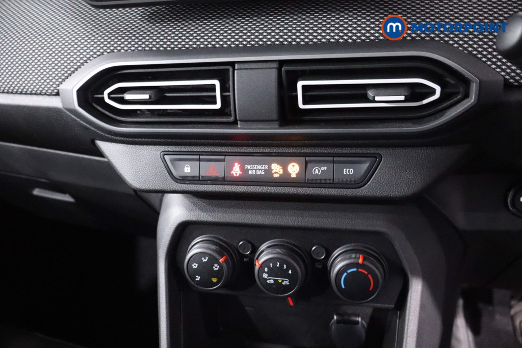 Dacia Sandero Expression Manual Petrol Hatchback - Stock Number (1619016) - 15th supplementary image