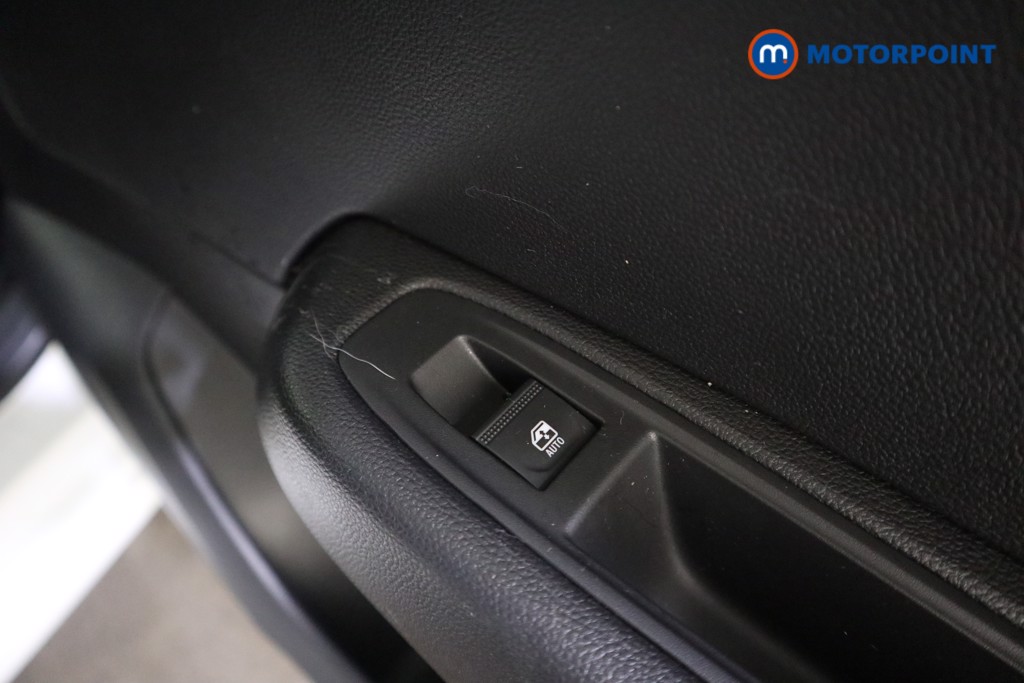 Renault Clio Evolution Automatic Petrol-Electric Hybrid Hatchback - Stock Number (1620762) - 17th supplementary image