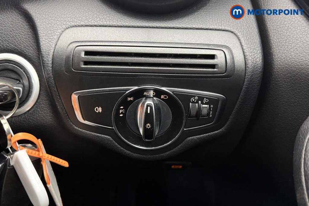 Mercedes-Benz C Class SE Manual Petrol Saloon - Stock Number (1622646) - 9th supplementary image