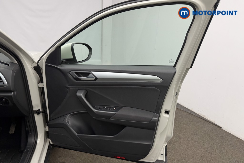 Volkswagen T-Roc Life Manual Petrol SUV - Stock Number (1622874) - 16th supplementary image