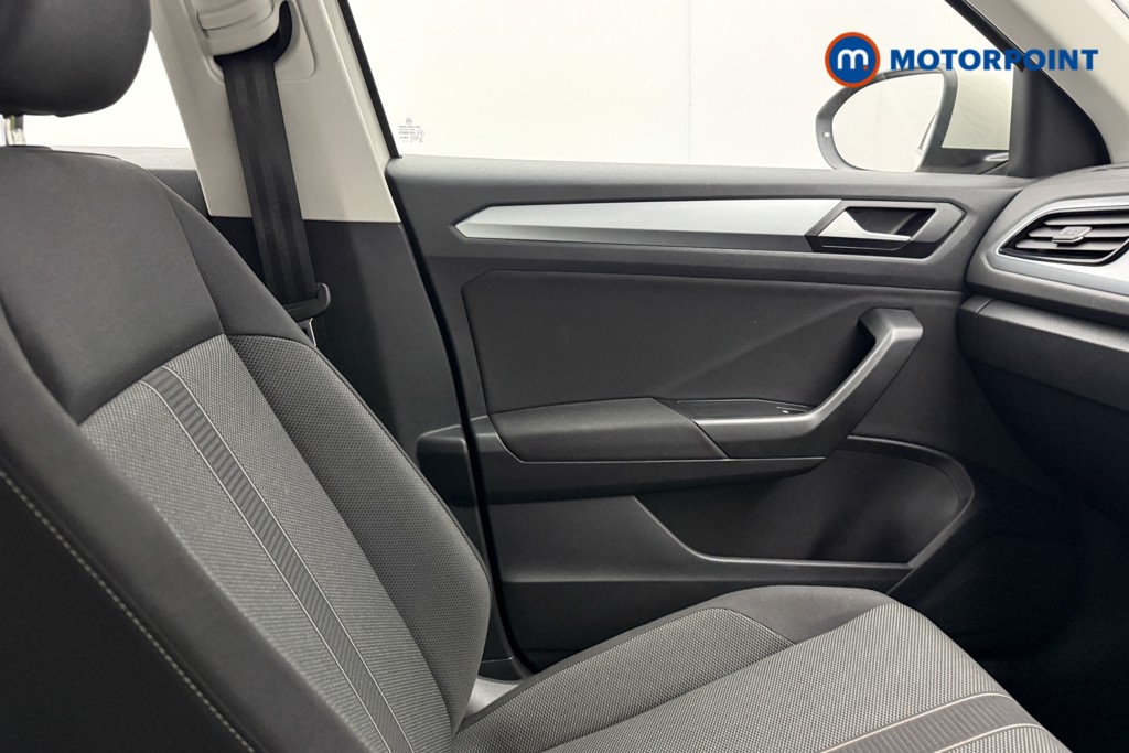 Volkswagen T-Roc Life Manual Petrol SUV - Stock Number (1622874) - 24th supplementary image