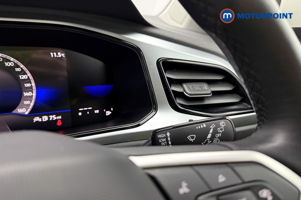 Volkswagen T-Roc Life Manual Petrol SUV - Stock Number (1622874) - 28th supplementary image