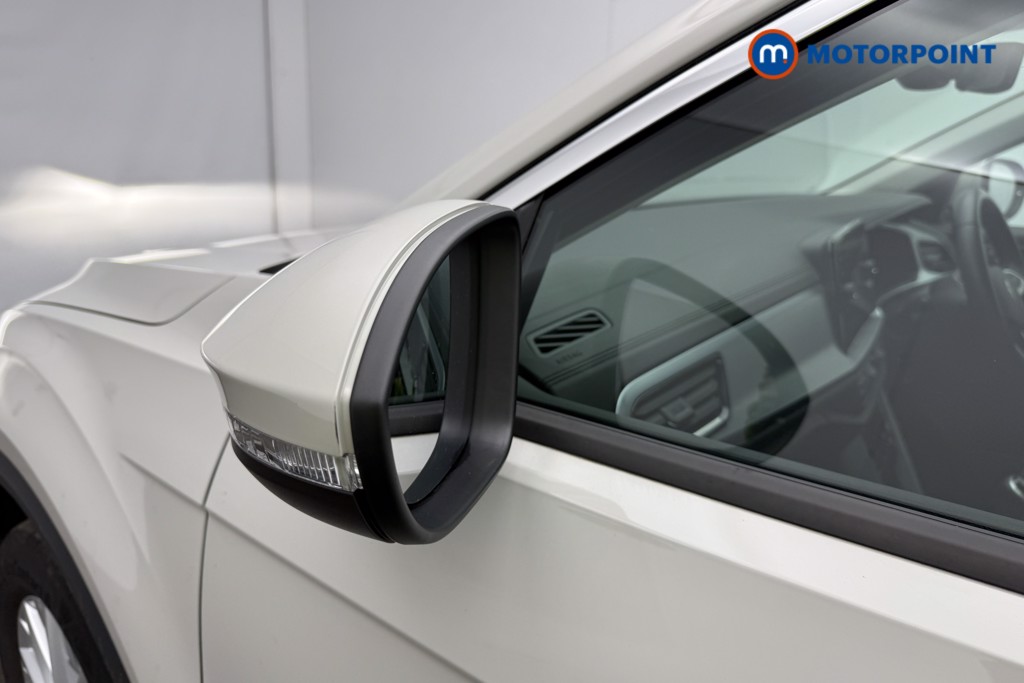 Volkswagen T-Roc Life Manual Petrol SUV - Stock Number (1622874) - 33rd supplementary image