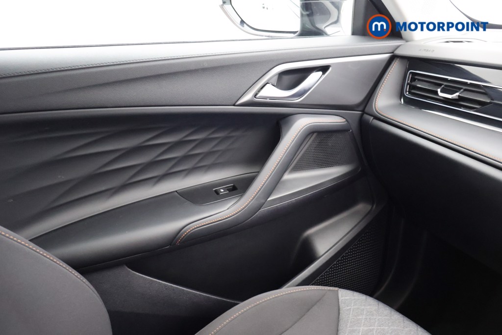 Mg Motor Uk HS SE Automatic Petrol-Electric Hybrid SUV - Stock Number (1622953) - 10th supplementary image