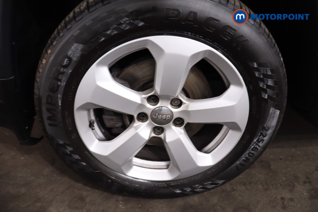 Jeep Compass Longitude Manual Petrol SUV - Stock Number (1623497) - 11th supplementary image