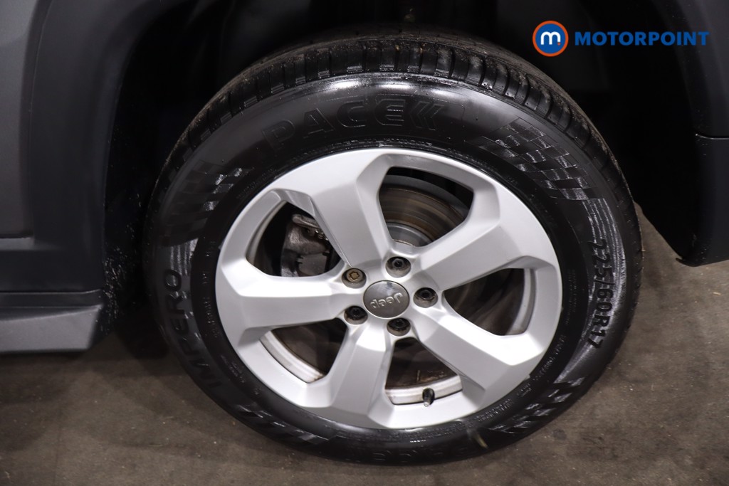 Jeep Compass Longitude Manual Petrol SUV - Stock Number (1623497) - 12th supplementary image