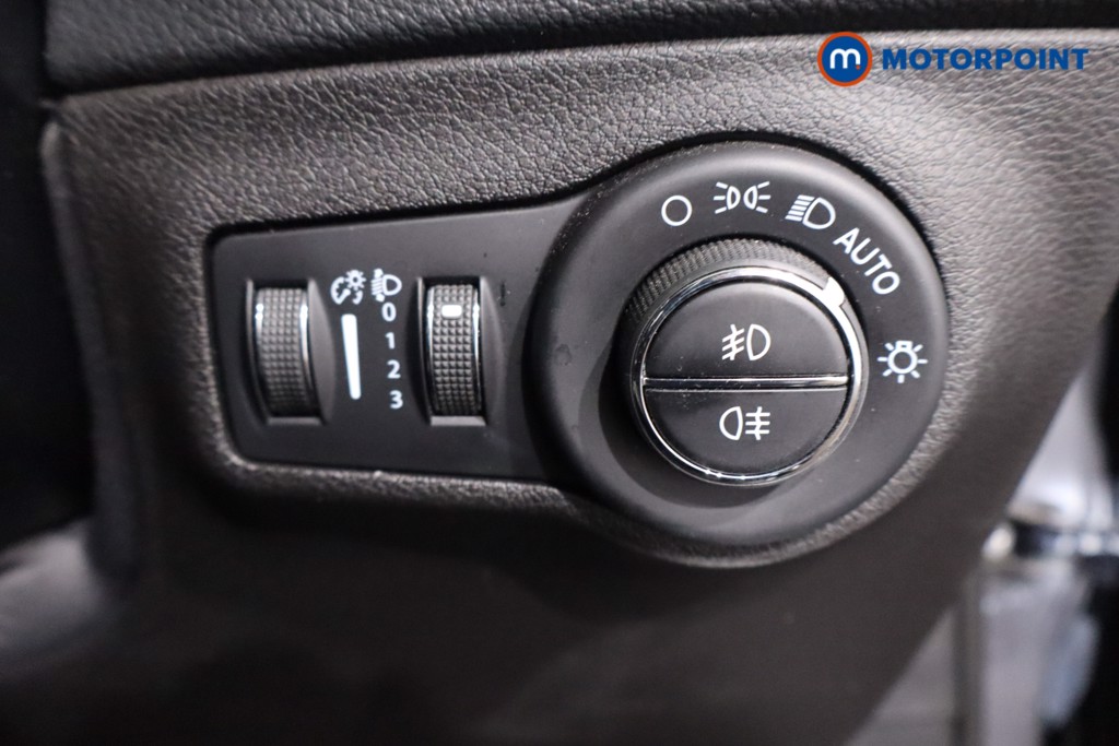 Jeep Compass Longitude Manual Petrol SUV - Stock Number (1623497) - 17th supplementary image