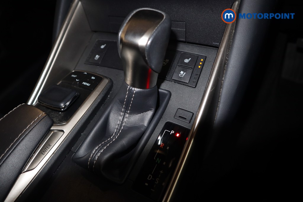 Lexus IS 300H 4Dr Cvt Auto Comfort Pack Automatic Petrol-Electric Hybrid Saloon - Stock Number (1624194) - 13th supplementary image