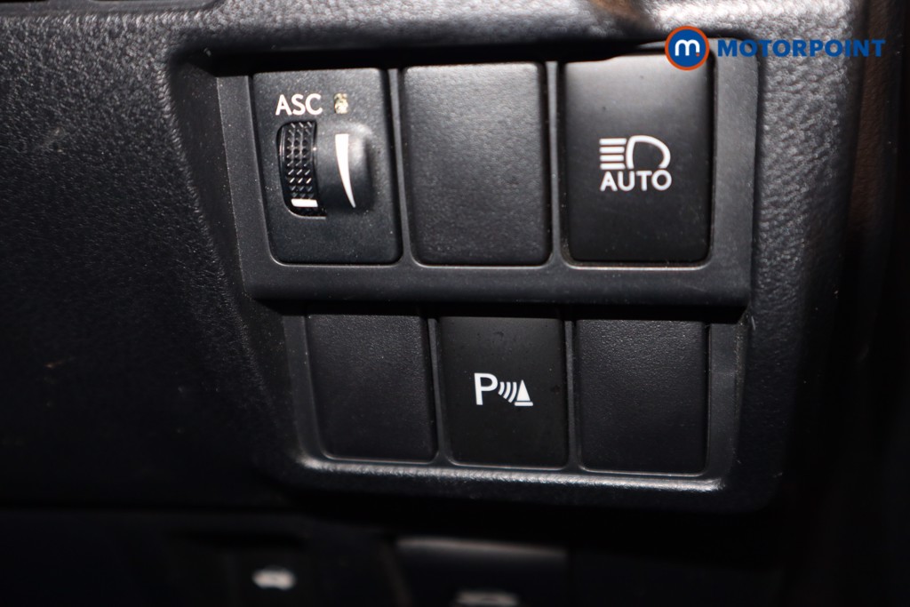 Lexus IS 300H 4Dr Cvt Auto Comfort Pack Automatic Petrol-Electric Hybrid Saloon - Stock Number (1624194) - 17th supplementary image