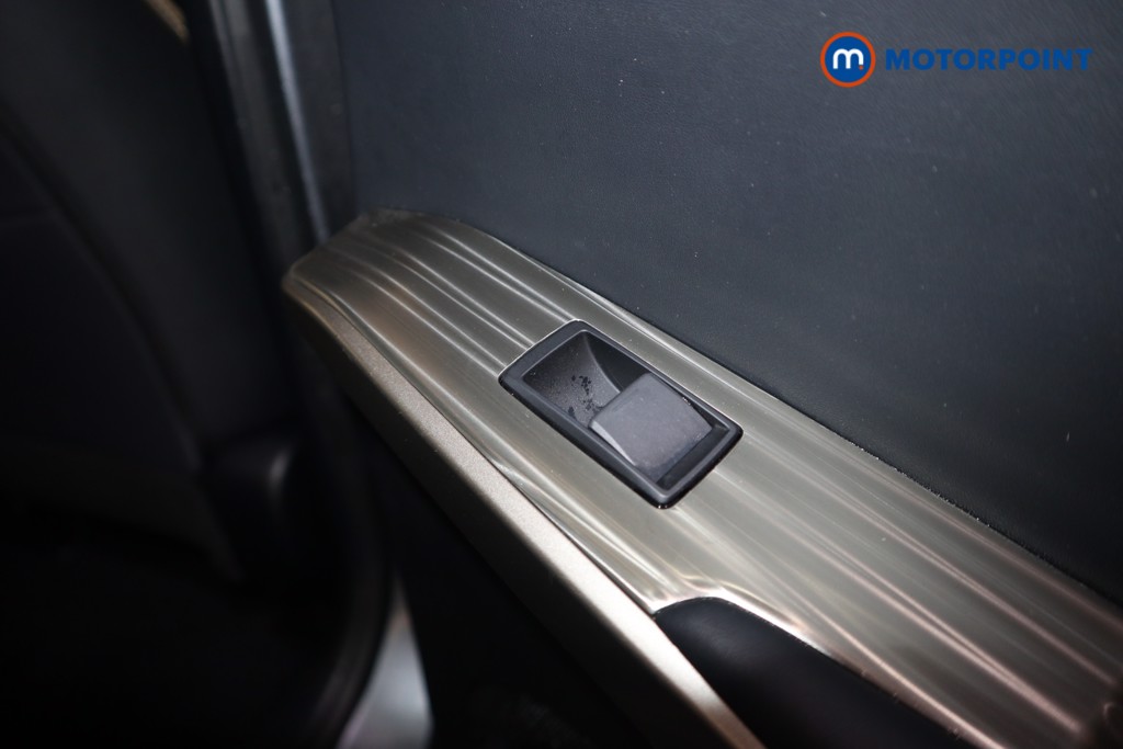 Lexus IS 300H 4Dr Cvt Auto Comfort Pack Automatic Petrol-Electric Hybrid Saloon - Stock Number (1624194) - 24th supplementary image