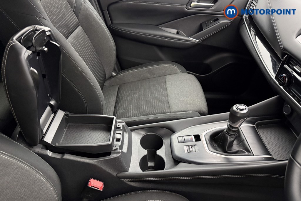 Nissan Qashqai N-Connecta Manual Petrol SUV - Stock Number (1624204) - 16th supplementary image