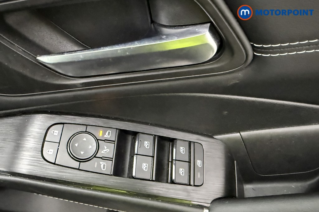 Nissan Qashqai N-Connecta Manual Petrol SUV - Stock Number (1624204) - 19th supplementary image