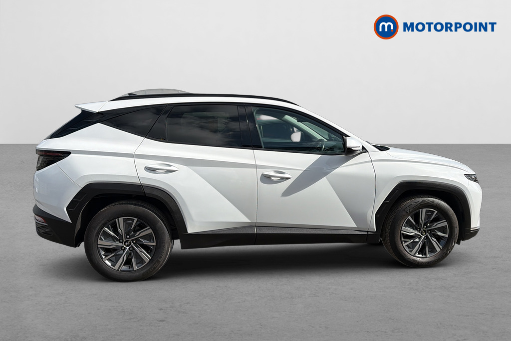 Hyundai Tucson Se Connect Manual Petrol SUV - Stock Number (1624431) - Passenger side