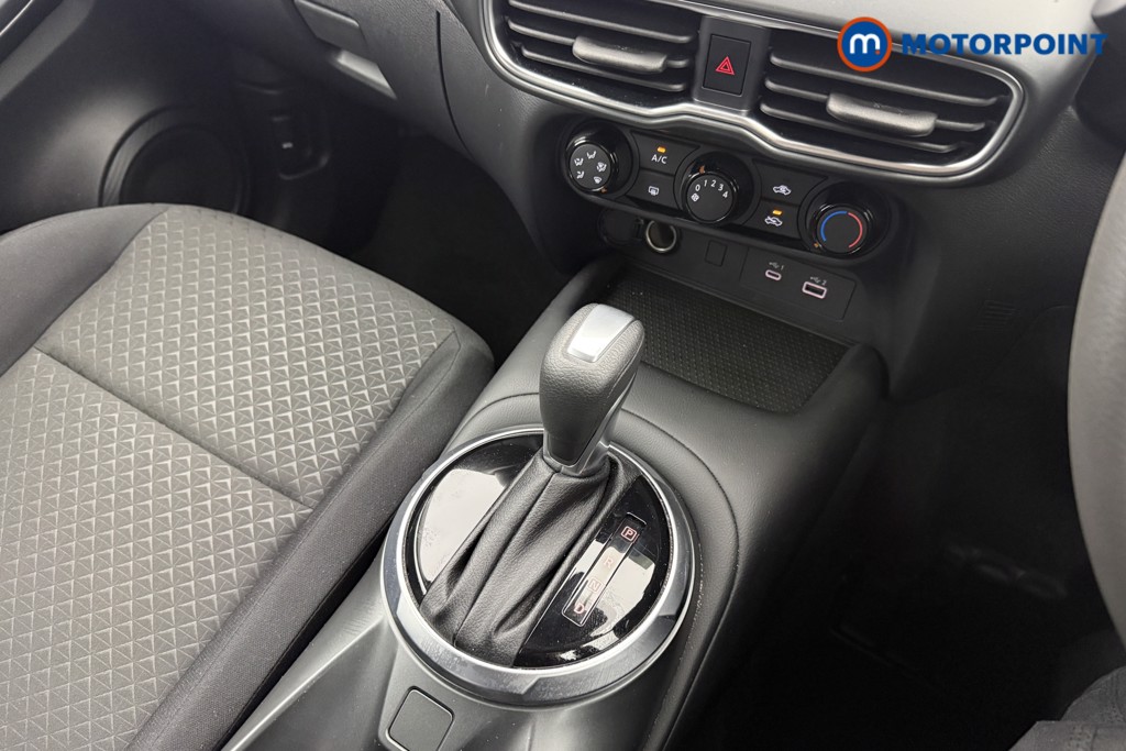 Nissan Juke Acenta Premium Automatic Petrol SUV - Stock Number (1625457) - 5th supplementary image