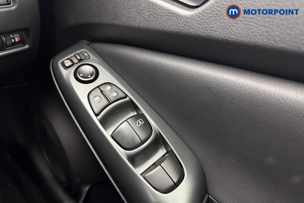 Nissan Juke Acenta Premium Automatic Petrol SUV - Stock Number (1625457) - 9th supplementary image