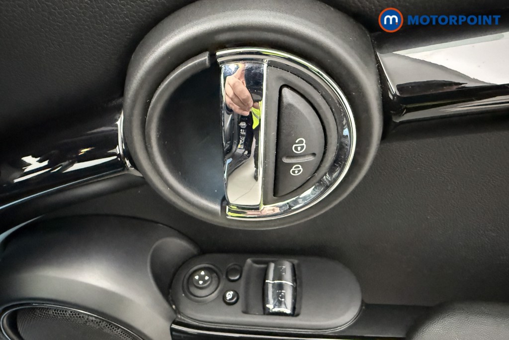 Mini Hatchback Cooper S Level 3 Automatic Electric Hatchback - Stock Number (1626219) - 14th supplementary image