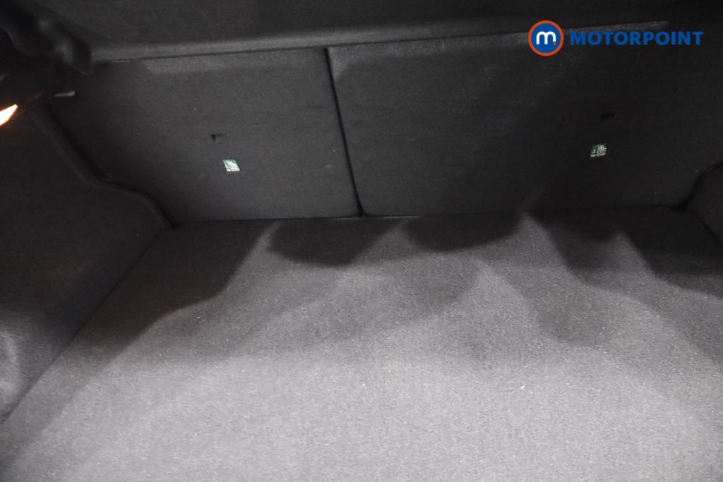 Nissan Juke Tekna Manual Petrol SUV - Stock Number (1626614) - 5th supplementary image