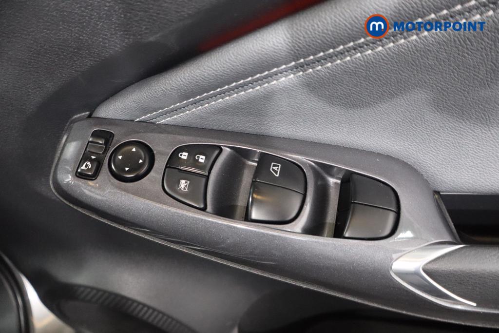 Nissan Juke Tekna Manual Petrol SUV - Stock Number (1626614) - 11th supplementary image