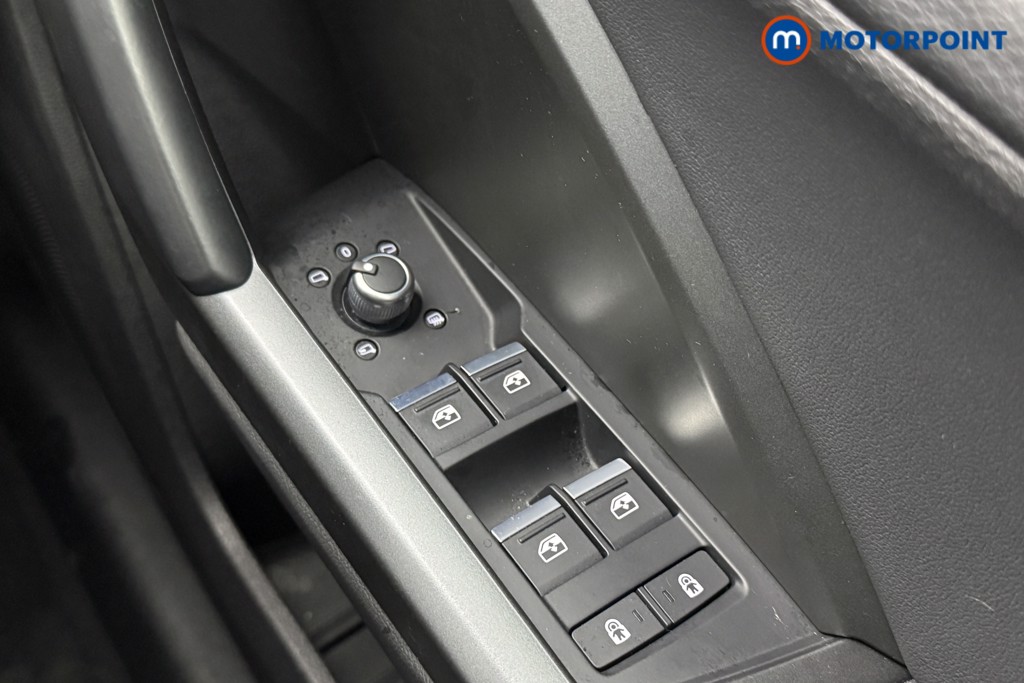 Audi Q3 Black Edition Automatic Petrol SUV - Stock Number (1626785) - 11th supplementary image