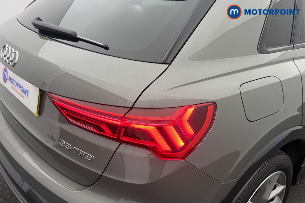 Audi Q3 Black Edition Automatic Petrol SUV - Stock Number (1626785) - 23rd supplementary image