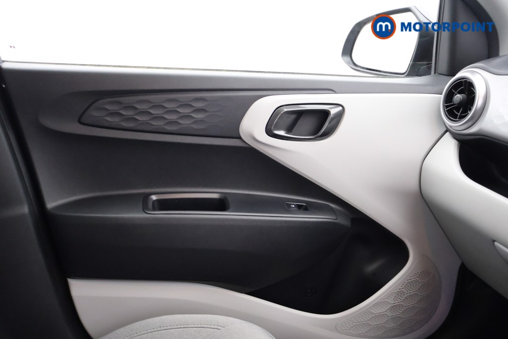 Hyundai I10 Premium Manual Petrol Hatchback - Stock Number (1627453) - 16th supplementary image