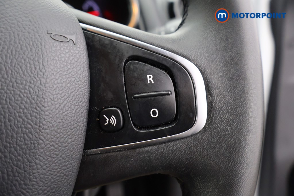 Renault Clio Iconic Manual Petrol Hatchback - Stock Number (1628096) - 8th supplementary image