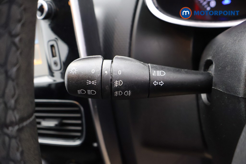 Renault Clio Iconic Manual Petrol Hatchback - Stock Number (1628096) - 10th supplementary image