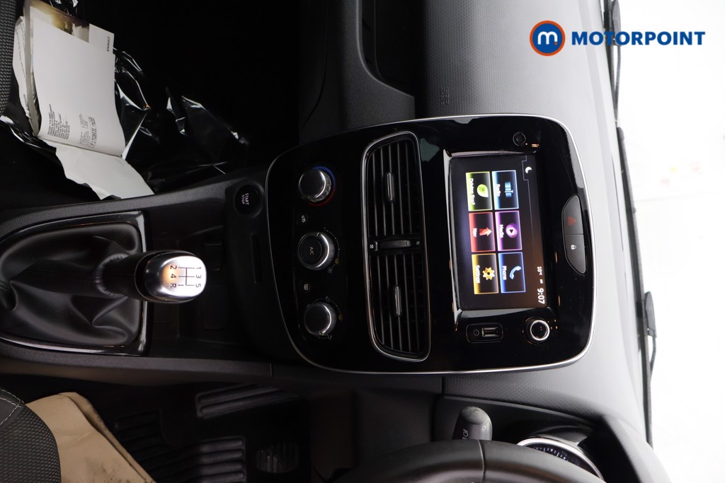 Renault Clio Iconic Manual Petrol Hatchback - Stock Number (1628096) - 17th supplementary image