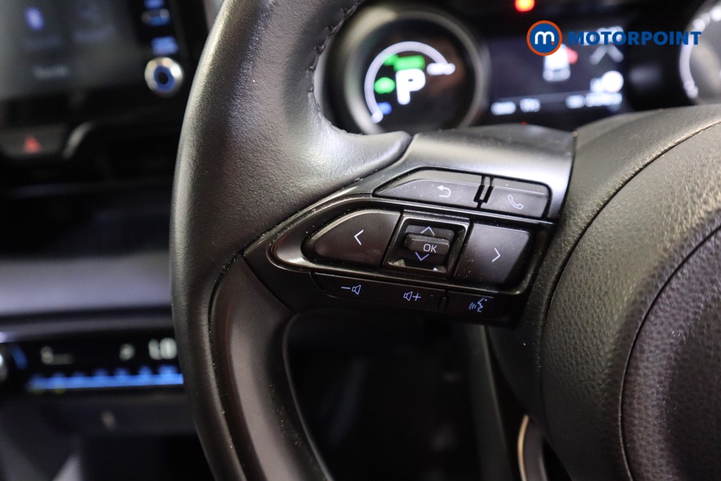 Toyota Yaris Design Automatic Petrol-Electric Hybrid Hatchback - Stock Number (1628233) - 10th supplementary image