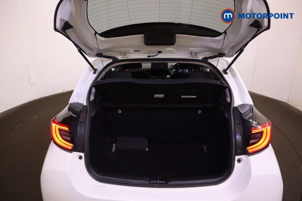 Toyota Yaris Design Automatic Petrol-Electric Hybrid Hatchback - Stock Number (1628233) - 18th supplementary image