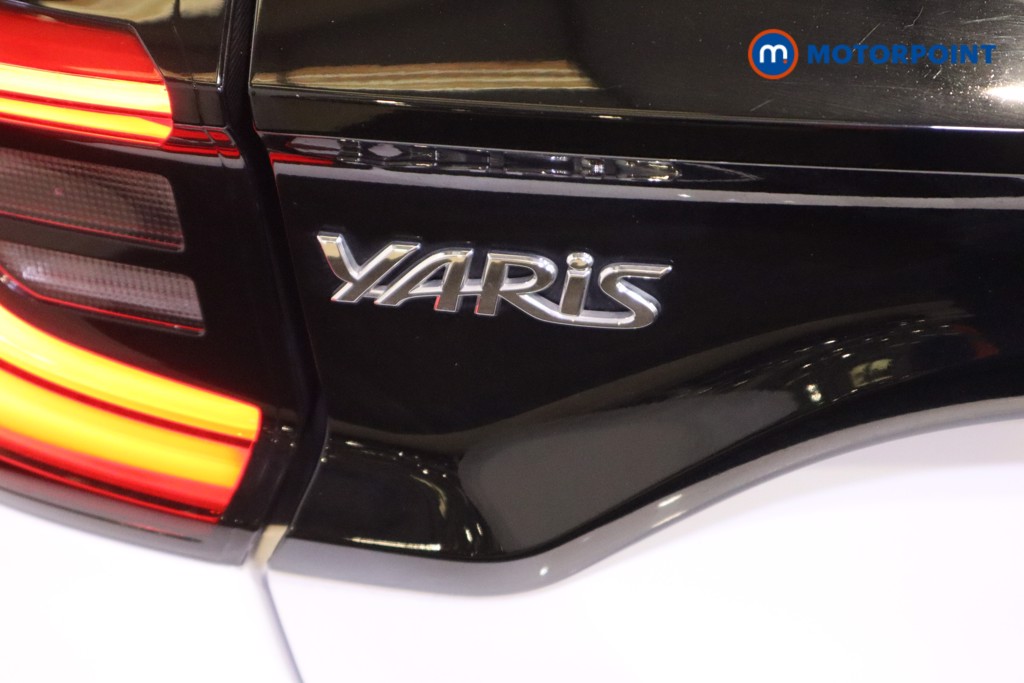 Toyota Yaris Design Automatic Petrol-Electric Hybrid Hatchback - Stock Number (1628233) - 21st supplementary image