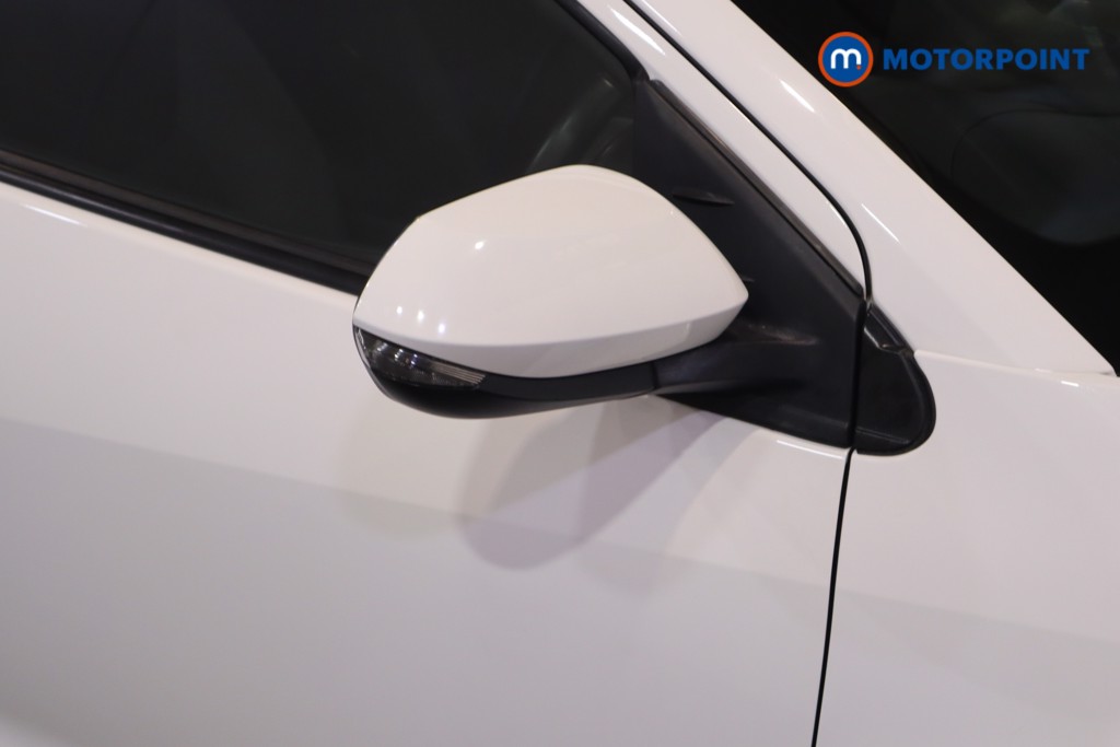 Toyota Yaris Design Automatic Petrol-Electric Hybrid Hatchback - Stock Number (1628233) - 26th supplementary image