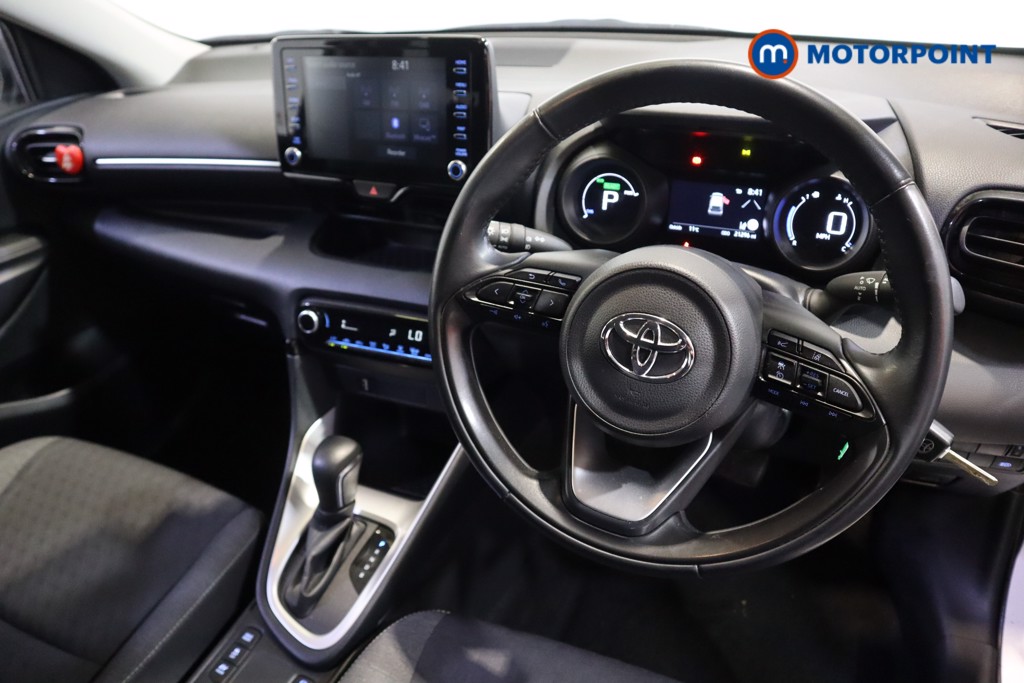 Toyota Yaris Design Automatic Petrol-Electric Hybrid Hatchback - Stock Number (1628233) - 1st supplementary image