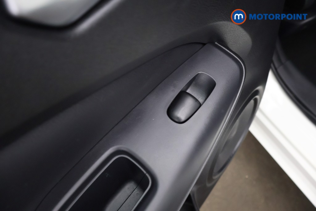 Nissan Juke Acenta Premium Manual Petrol SUV - Stock Number (1628479) - 26th supplementary image