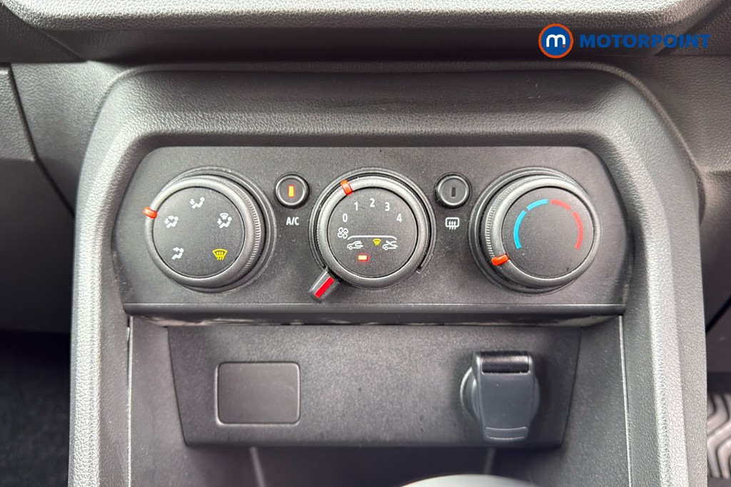 Dacia Sandero Stepway Expression Manual Petrol Hatchback - Stock Number (1628875) - 12th supplementary image