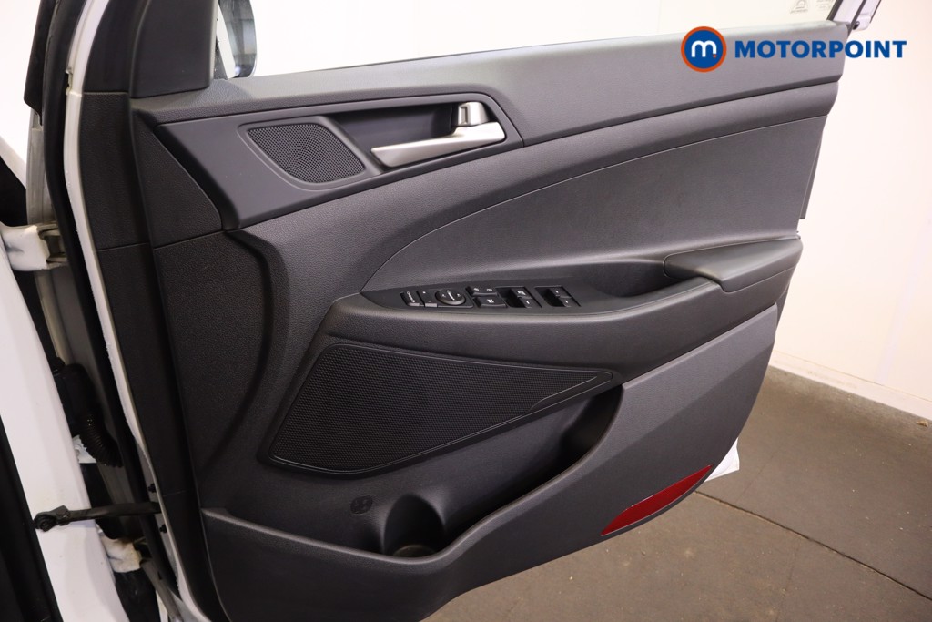Hyundai Tucson S Connect Manual Petrol SUV - Stock Number (1629174) - 14th supplementary image