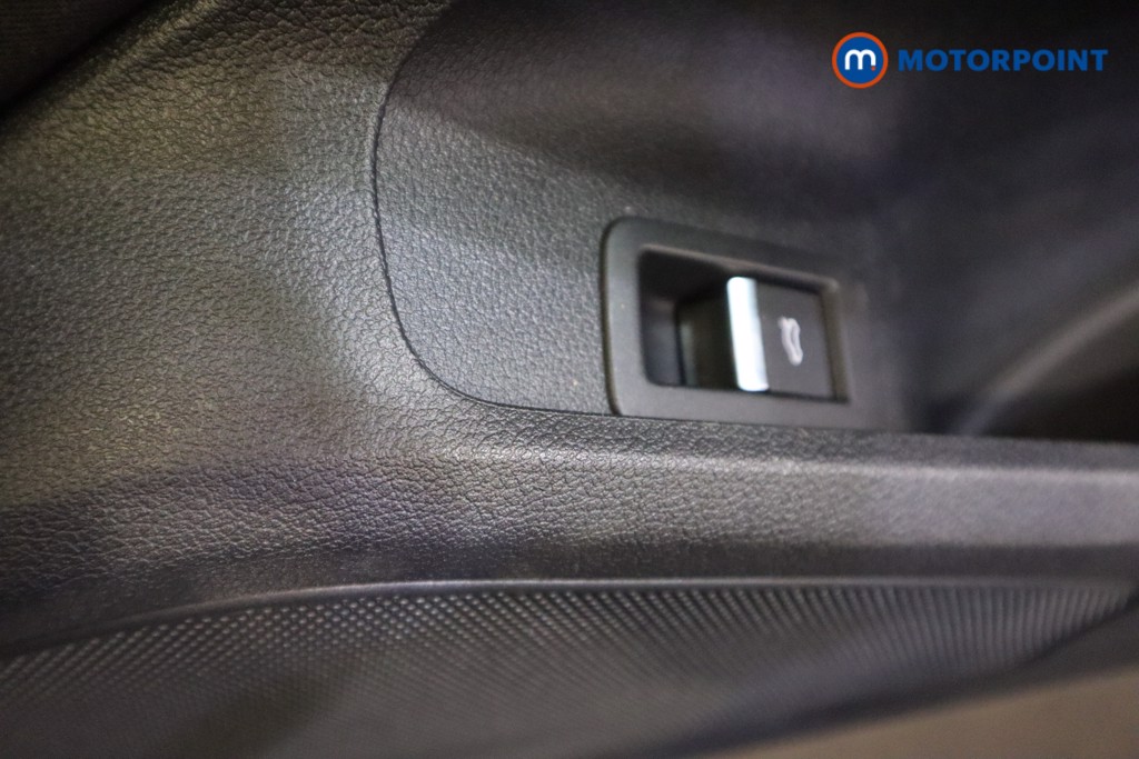 Audi A4 Technik Automatic Petrol Saloon - Stock Number (1629195) - 22nd supplementary image