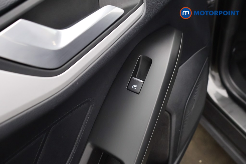 Ford Focus Zetec Edition Manual Petrol Hatchback - Stock Number (1629301) - 29th supplementary image