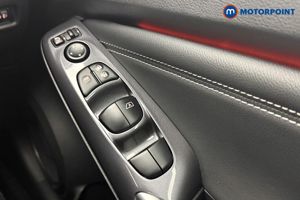 Nissan Juke Tekna Automatic Petrol SUV - Stock Number (1629702) - 9th supplementary image
