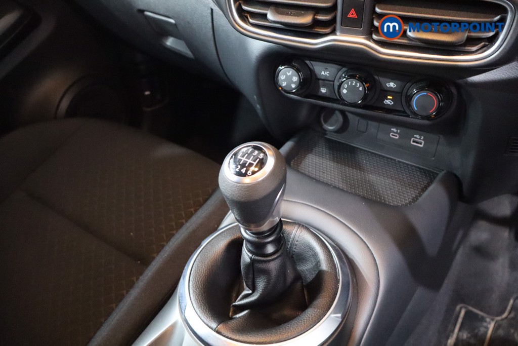 Nissan Juke Acenta Premium Manual Petrol SUV - Stock Number (1629863) - 19th supplementary image