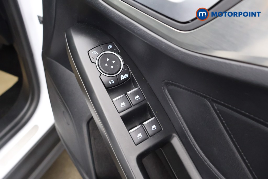 Ford Focus Titanium X Edition Manual Petrol Hatchback - Stock Number (1630699) - 21st supplementary image