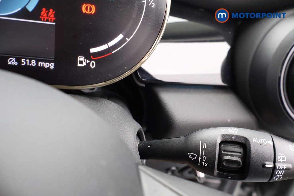 Mini Hatchback Cooper Classic Manual Petrol Hatchback - Stock Number (1630844) - 6th supplementary image